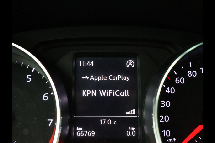 Volkswagen Polo 1.0 TSI BLUEMOTION 5-DEURS *66.769 KM* + TREKHAAK | APPLE CARPLAY | PDC