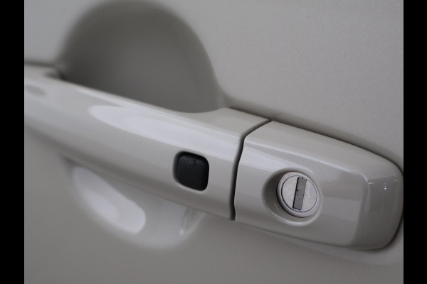 Suzuki Vitara 1.5 HYBRID AUT. ALLGRIP 4WD STYLE + TREKHAAK | ADAPTIVE CRUISE | CAMERA | STOELVERW. | NAVIGATIE