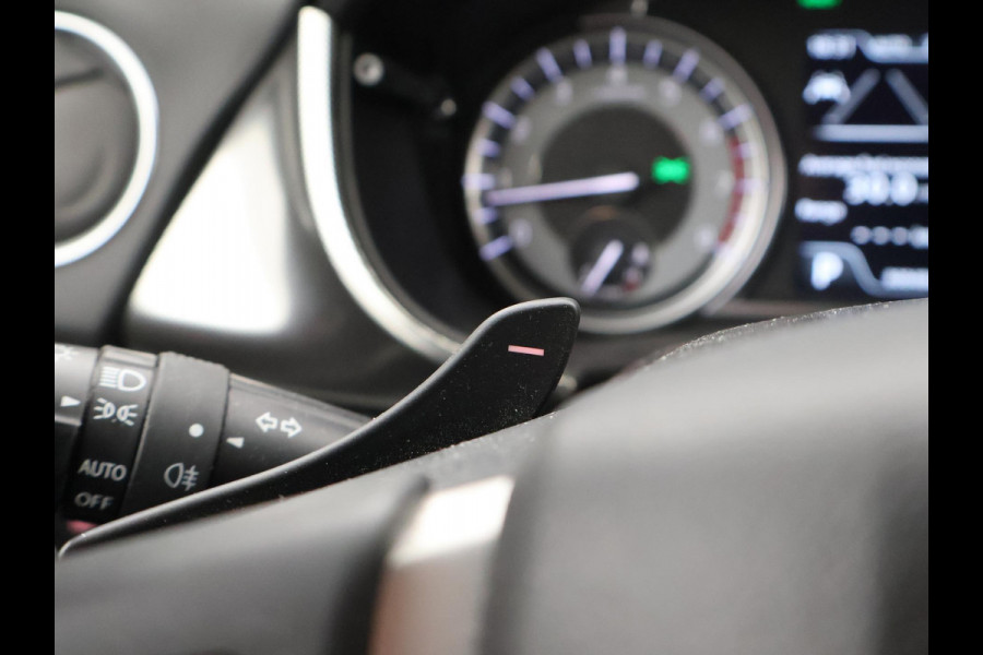 Suzuki Vitara 1.5 HYBRID AUT. ALLGRIP 4WD STYLE + TREKHAAK | ADAPTIVE CRUISE | CAMERA | STOELVERW. | NAVIGATIE