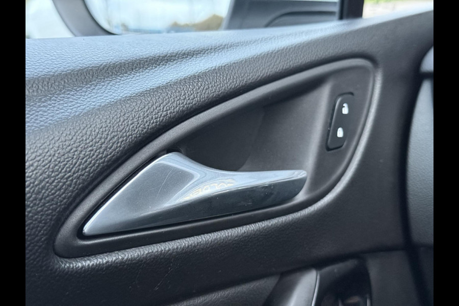 Opel Astra Sports Tourer 1.2 Ultimate 2e Eigenaar,Navi,Clima,Camera,Cruise,PDC V+A,N.A.P,Dealer Onderhouden,6 Bak,146pk,APK tot 04-2026