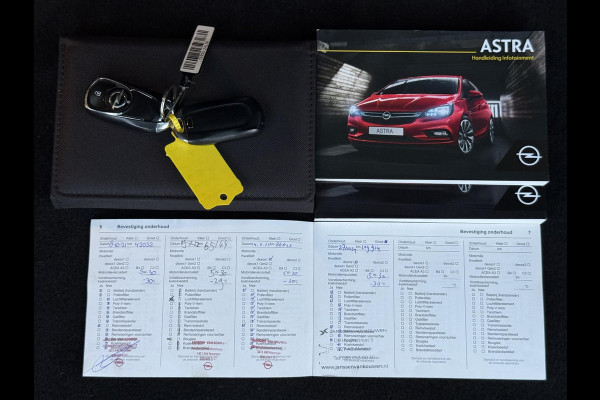 Opel Astra Sports Tourer 1.2 Ultimate 2e Eigenaar,Navi,Clima,Camera,Cruise,PDC V+A,N.A.P,Dealer Onderhouden,6 Bak,146pk,APK tot 04-2026
