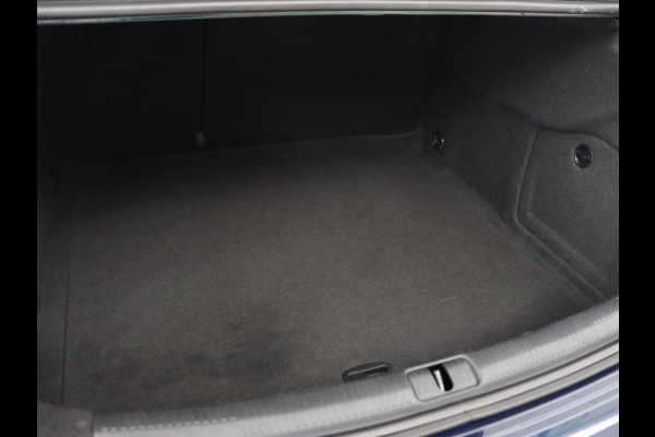 Audi A3 35 TFSI Pro Line | 150pk | Bi-Xenon | Navigatie | Cruise control | Airco | Parkeerhulp | Bluetooth | Aluminium raamlijsten