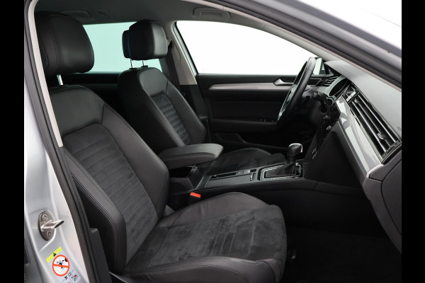 Volkswagen Passat Variant 1.5 TSI 150 PK DSG AUT. + WEGKL. TREKHAAK | 19 INCH LMV | ADAPTIVE CRUISE | APPLE CARPLAY | LED