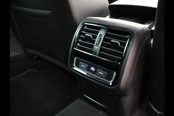 Volkswagen Passat Variant 1.5 TSI 150 PK DSG AUT. + WEGKL. TREKHAAK | 19 INCH LMV | ADAPTIVE CRUISE | APPLE CARPLAY | LED