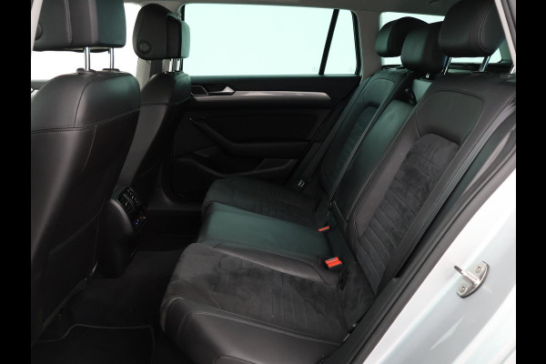 Volkswagen Passat Variant 1.5 TSI 150 PK DSG AUT. + WEGKL. TREKHAAK | 19 INCH LMV | ADAPTIVE CRUISE | APPLE CARPLAY | LED
