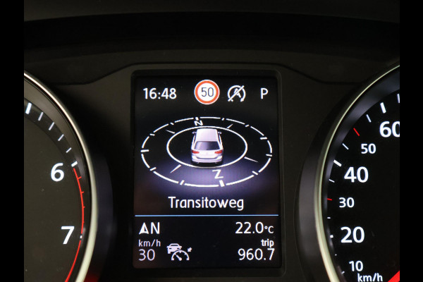 Volkswagen Passat Variant 1.5 TSI 150 PK DSG AUT. + WEGKL. TREKHAAK | 19 INCH LMV | ADAPTIVE CRUISE | APPLE CARPLAY | LED