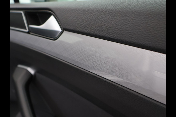 Volkswagen Passat Variant 1.5 TSI 150 PK DSG AUT. + WEGKL. TREKHAAK | 19 INCH LMV | ADAPTIVE CRUISE | APPLE CARPLAY | LED