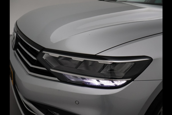 Volkswagen Passat Variant 1.5 TSI 150 PK DSG AUT. + WEGKL. TREKHAAK | 19 INCH LMV | ADAPTIVE CRUISE | APPLE CARPLAY | LED