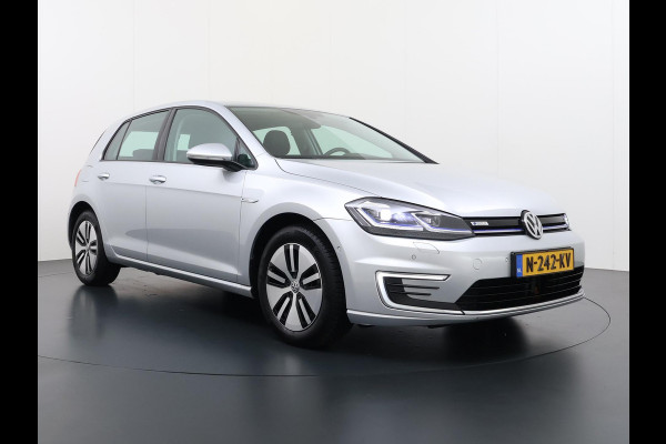 Volkswagen e-Golf e-Golf WARMTEPOMP| DODE HOEK| APPLE CARPLAY/ ANDROID AUTO| DIG. DASH | CAMERA| STOELVERW. |