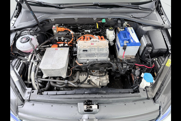 Volkswagen e-Golf e-Golf WARMTEPOMP| DODE HOEK| APPLE CARPLAY/ ANDROID AUTO| DIG. DASH | CAMERA| STOELVERW. |