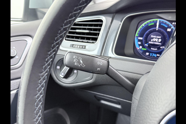Volkswagen e-Golf e-Golf WARMTEPOMP| DODE HOEK| APPLE CARPLAY/ ANDROID AUTO| DIG. DASH | CAMERA| STOELVERW. |