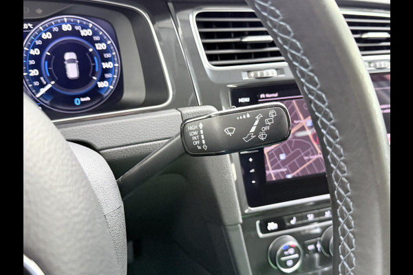 Volkswagen e-Golf e-Golf WARMTEPOMP| DODE HOEK| APPLE CARPLAY/ ANDROID AUTO| DIG. DASH | CAMERA| STOELVERW. |