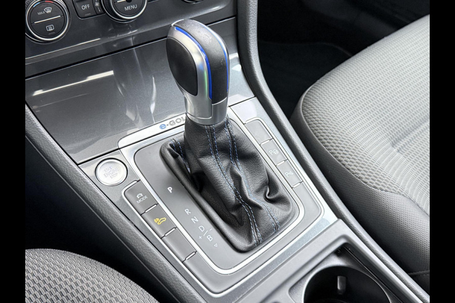 Volkswagen e-Golf e-Golf WARMTEPOMP| DODE HOEK| APPLE CARPLAY/ ANDROID AUTO| DIG. DASH | CAMERA| STOELVERW. |