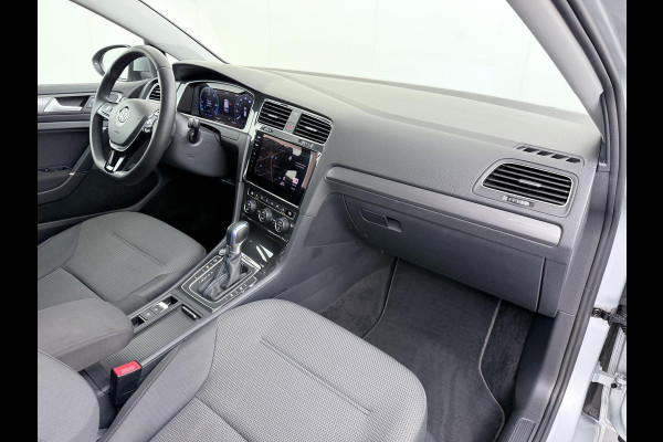 Volkswagen e-Golf e-Golf WARMTEPOMP| DODE HOEK| APPLE CARPLAY/ ANDROID AUTO| DIG. DASH | CAMERA| STOELVERW. |