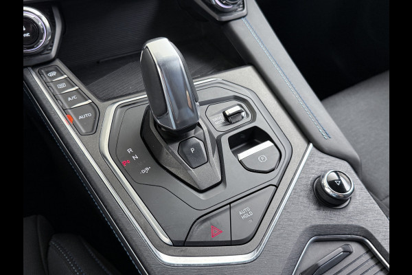 Lynk & Co 01 AUT-7 261pk PHEV Zwarte-Hemel Pano-Schuifdak Lmv 20" 360°Camera Apple Carplay Android Auto Adap.Cruise Navi Pdc Ecc Keyless Led  Elek.Memory.Stoel File assistent Dodehoek detector Elektrisch bedienbare achterklep Rijstrooksensor Wifi Verkeersbord detectie 425Nm koppel 3,7kw laadvermogen 1.800KG-Trekvermogen! €44.880 Nieuwprijs 1e Eigenaar Origineel NLse auto!