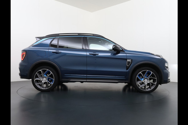 Lynk & Co 01 AUT-7 261pk PHEV Zwarte-Hemel Pano-Schuifdak Lmv 20" 360°Camera Apple Carplay Android Auto Adap.Cruise Navi Pdc Ecc Keyless Led  Elek.Memory.Stoel File assistent Dodehoek detector Elektrisch bedienbare achterklep Rijstrooksensor Wifi Verkeersbord detectie 425Nm koppel 3,7kw laadvermogen 1.800KG-Trekvermogen! €44.880 Nieuwprijs 1e Eigenaar Origineel NLse auto!