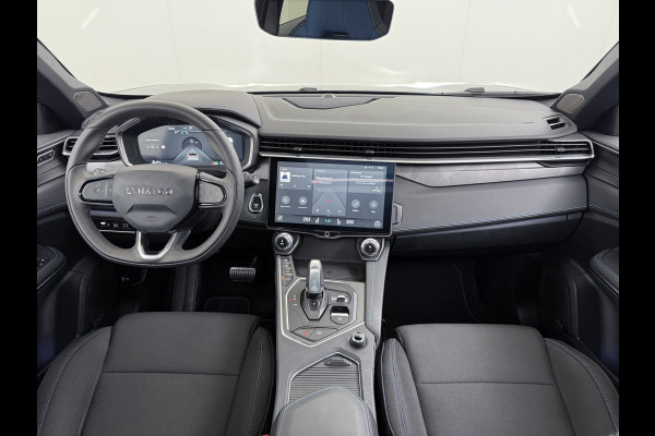 Lynk & Co 01 AUT-7 261pk PHEV Zwarte-Hemel Pano-Schuifdak Lmv 20" 360°Camera Apple Carplay Android Auto Adap.Cruise Navi Pdc Ecc Keyless Led  Elek.Memory.Stoel File assistent Dodehoek detector Elektrisch bedienbare achterklep Rijstrooksensor Wifi Verkeersbord detectie 425Nm koppel 3,7kw laadvermogen 1.800KG-Trekvermogen! €44.880 Nieuwprijs 1e Eigenaar Origineel NLse auto!