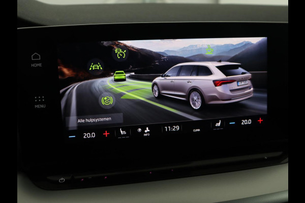 Škoda Octavia 1.5 TSI First Edition | Stoelverwarming | Adaptive cruise | Carplay | Sfeerverlichting | Matrix LED | Navigatie | Parkeerhulp | Keyless | DAB | Virtual Cockpit