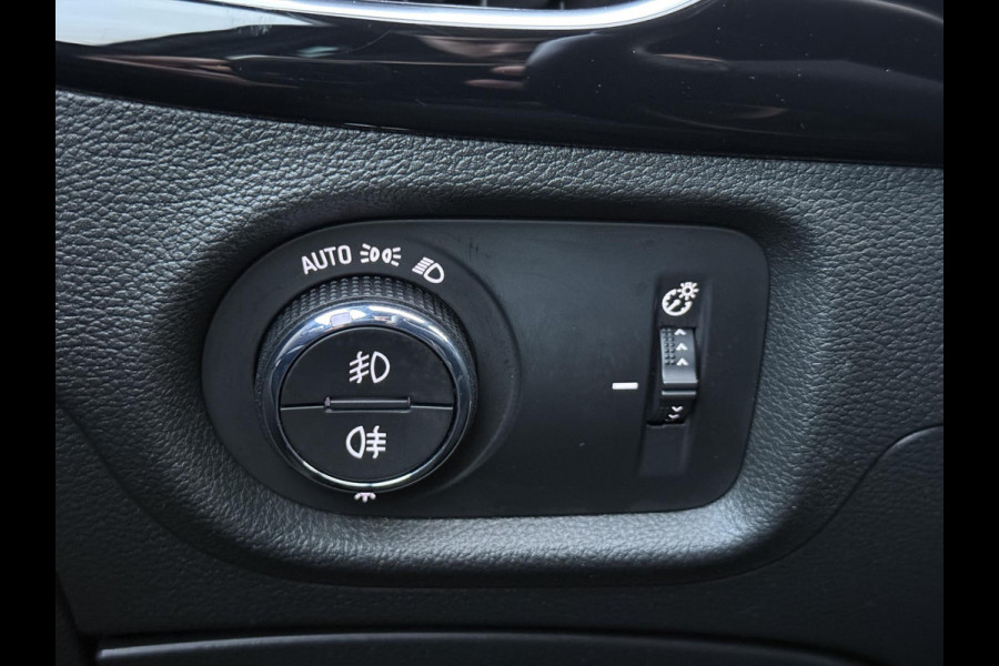 Opel Astra Sports Tourer 1.2 Ultimate 2e Eigenaar,Navi,Clima,Camera,Cruise,PDC V+A,N.A.P,Dealer Onderhouden,6 Bak,146pk,APK tot 04-2026