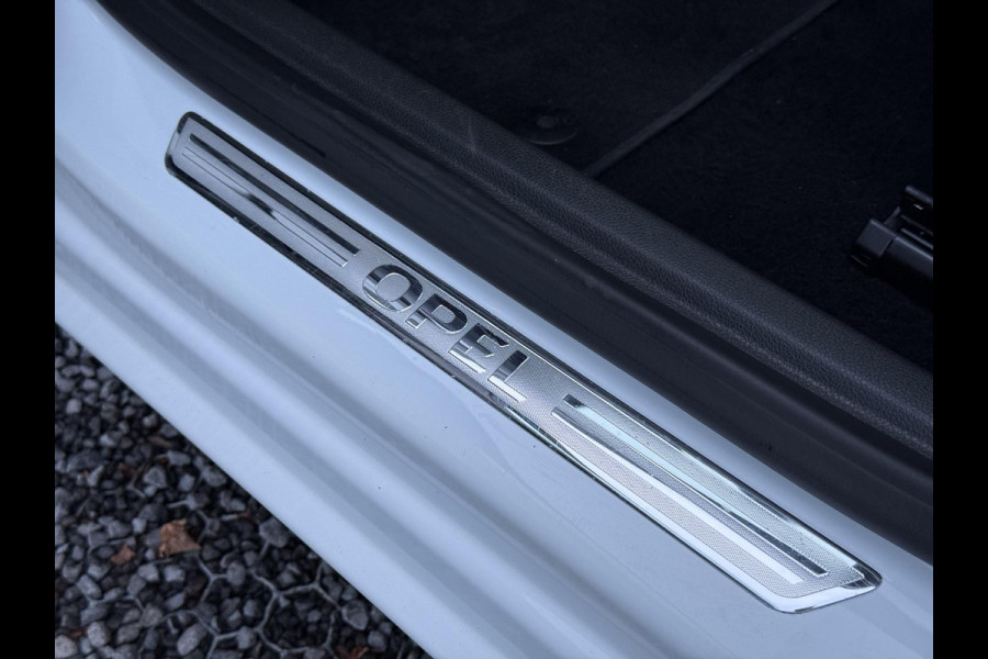 Opel Astra Sports Tourer 1.2 Ultimate 2e Eigenaar,Navi,Clima,Camera,Cruise,PDC V+A,N.A.P,Dealer Onderhouden,6 Bak,146pk,APK tot 04-2026