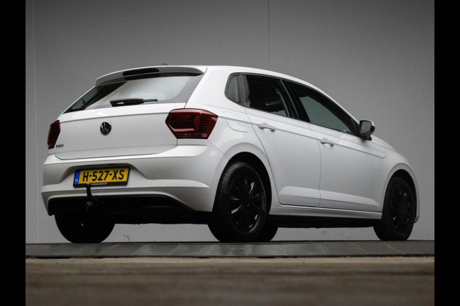 Volkswagen Polo 1.0 TSI Comfortline Sport (APPLE CARPLAY,GROOT NAVI,LED,CRUISE,TREKHAAK,DAB,SPORTSTOELEN,NETTE STAAT)
