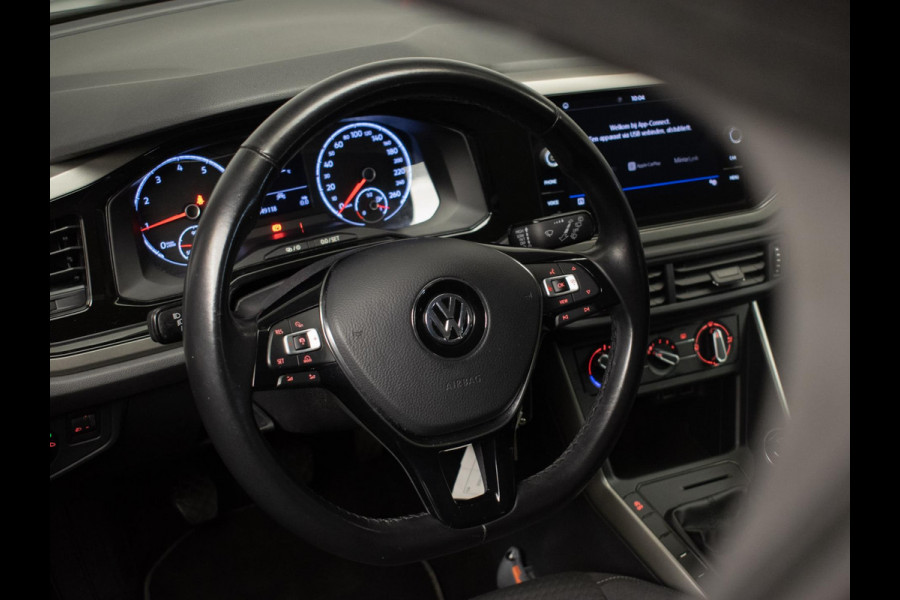 Volkswagen Polo 1.0 TSI Comfortline Sport (APPLE CARPLAY,GROOT NAVI,LED,CRUISE,TREKHAAK,DAB,SPORTSTOELEN,NETTE STAAT)