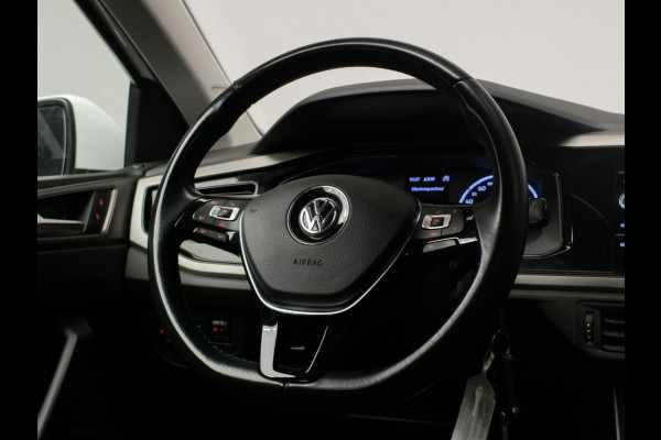 Volkswagen Polo 1.0 TSI Comfortline Sport (APPLE CARPLAY,GROOT NAVI,LED,CRUISE,TREKHAAK,DAB,SPORTSTOELEN,NETTE STAAT)