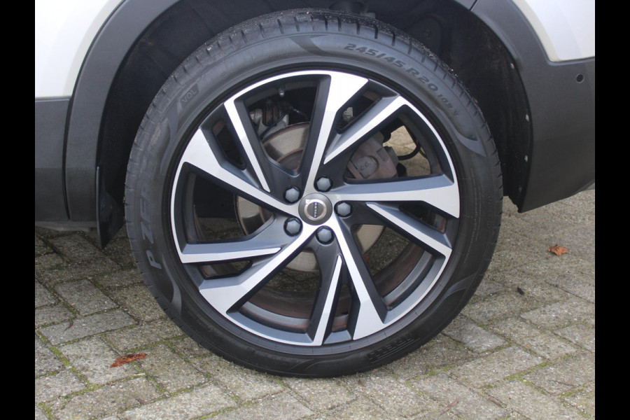 Volvo XC40 2.0 T5 AWD R-Design Intro Edition | ELEKTRISCH SCHUIFDAK | LEDEREN BEKLEDING | 2100 KG TREKGEWICHT |