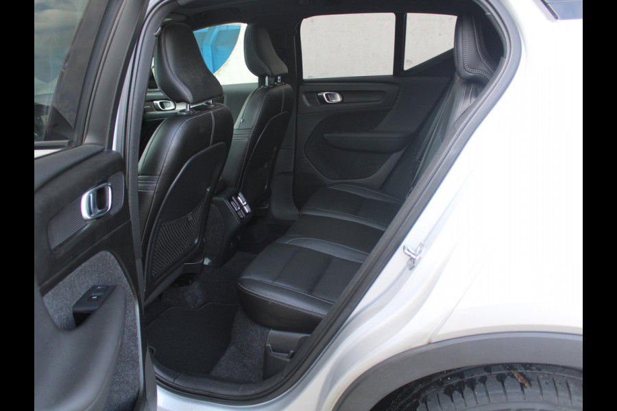 Volvo XC40 2.0 T5 AWD R-Design Intro Edition | ELEKTRISCH SCHUIFDAK | LEDEREN BEKLEDING | 2100 KG TREKGEWICHT |