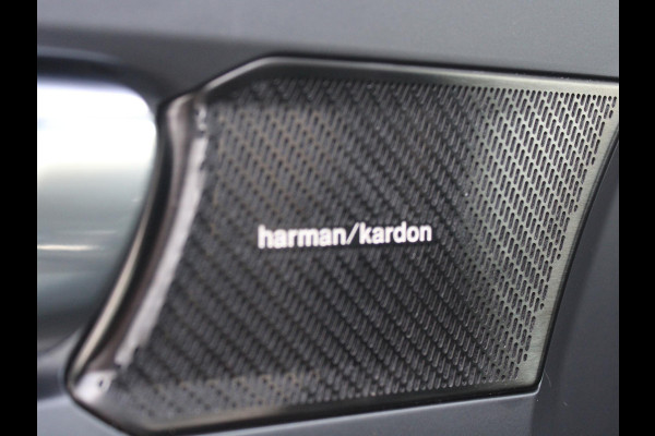 Volvo XC40 2.0 T5 AWD R-Design Intro Edition | ELEKTRISCH SCHUIFDAK | LEDEREN BEKLEDING | 2100 KG TREKGEWICHT |