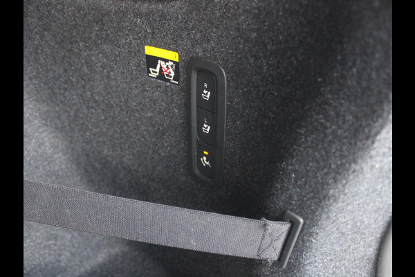 Volvo XC40 2.0 T5 AWD R-Design Intro Edition | ELEKTRISCH SCHUIFDAK | LEDEREN BEKLEDING | 2100 KG TREKGEWICHT |