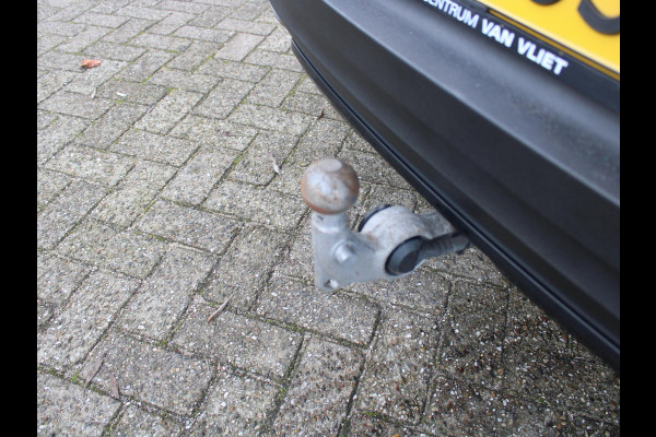 Volvo XC40 2.0 T5 AWD R-Design Intro Edition | ELEKTRISCH SCHUIFDAK | LEDEREN BEKLEDING | 2100 KG TREKGEWICHT |