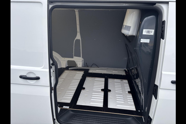 Volkswagen Transporter 2.0 TDI L2H1*A/C*NAVI*CRUISE*CAMERA*