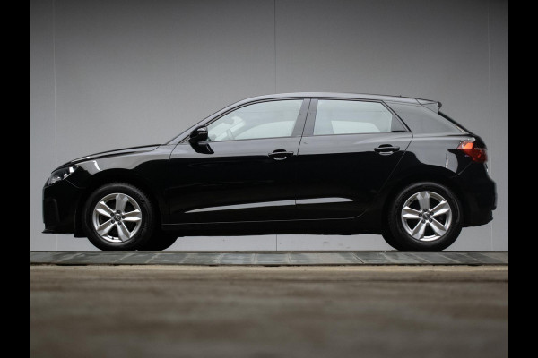 Audi A1 Sportback 30 TFSI Sport (APPLE CARPLAY,NAVI,CRUISE,DIGITAL COCKPIT,LED,BLACK EDITION,SPORTSTOELEN,LM VELGEN,NETTE STAAT)