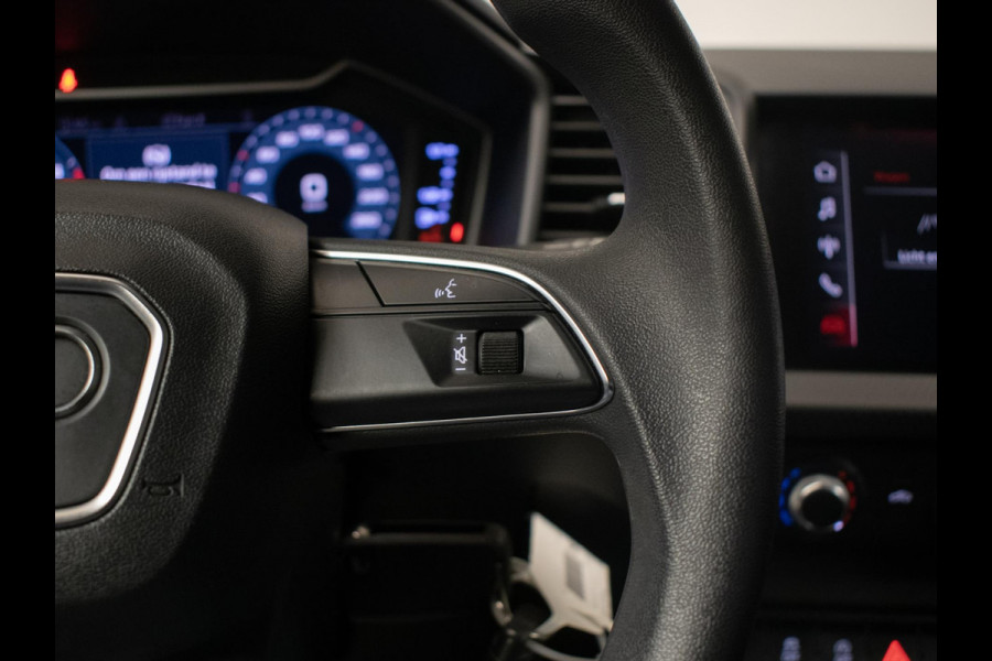 Audi A1 Sportback 30 TFSI Sport (APPLE CARPLAY,NAVI,CRUISE,DIGITAL COCKPIT,LED,BLACK EDITION,SPORTSTOELEN,LM VELGEN,NETTE STAAT)