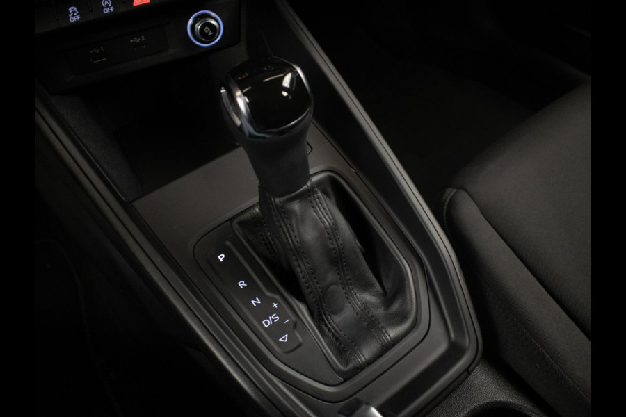 Audi A1 Sportback 30 TFSI Sport (APPLE CARPLAY,NAVI,CRUISE,DIGITAL COCKPIT,LED,BLACK EDITION,SPORTSTOELEN,LM VELGEN,NETTE STAAT)