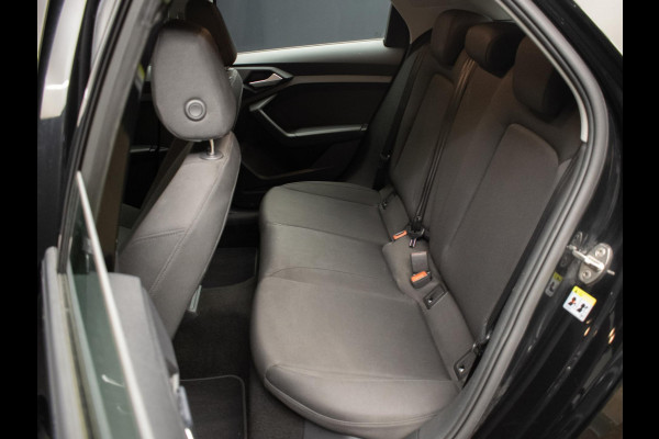 Audi A1 Sportback 30 TFSI Sport (APPLE CARPLAY,NAVI,CRUISE,DIGITAL COCKPIT,LED,BLACK EDITION,SPORTSTOELEN,LM VELGEN,NETTE STAAT)