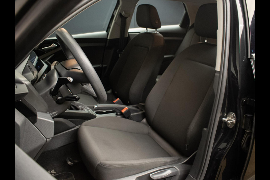 Audi A1 Sportback 30 TFSI Sport (APPLE CARPLAY,NAVI,CRUISE,DIGITAL COCKPIT,LED,BLACK EDITION,SPORTSTOELEN,LM VELGEN,NETTE STAAT)