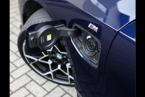 BMW 5 Serie 550e xDrive | M-Performance - Pano - Trekhaak - HUD - B&W