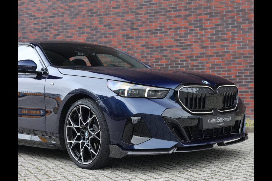 BMW 5 Serie 550e xDrive | M-Performance - Pano - Trekhaak - HUD - B&W