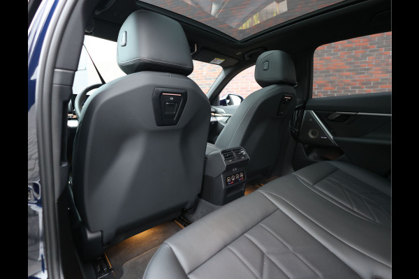 BMW 5 Serie 550e xDrive | M-Performance - Pano - Trekhaak - HUD - B&W