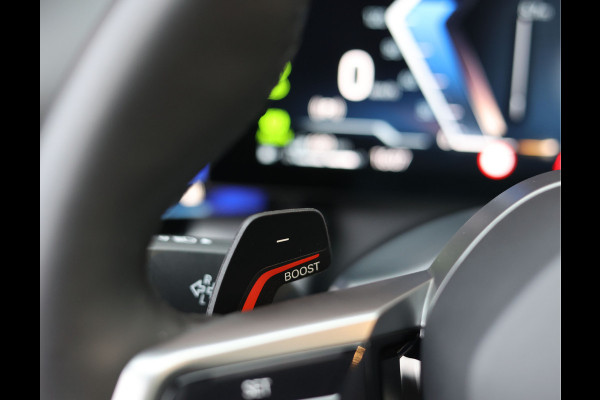 BMW 5 Serie 550e xDrive | M-Performance - Pano - Trekhaak - HUD - B&W