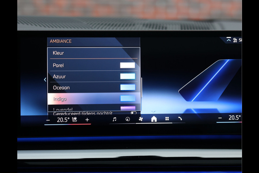 BMW 5 Serie 550e xDrive | M-Performance - Pano - Trekhaak - HUD - B&W