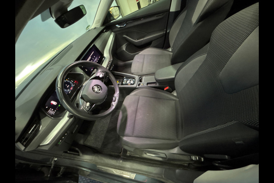 Škoda Octavia Combi 1.5 e-TSI Business Edition Navi | Pano |Clima | Cruise | PDC | Camera