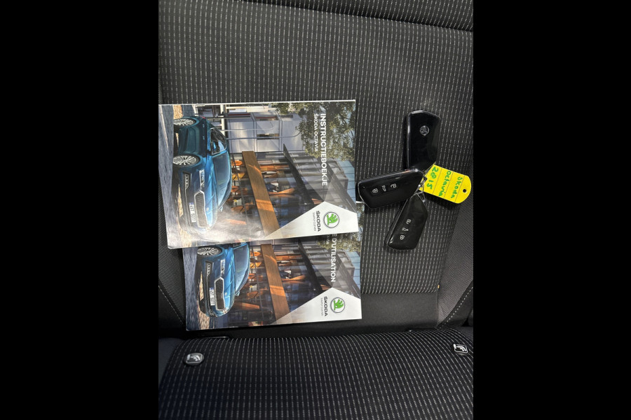 Škoda Octavia Combi 1.5 e-TSI Business Edition Navi | Pano |Clima | Cruise | PDC | Camera