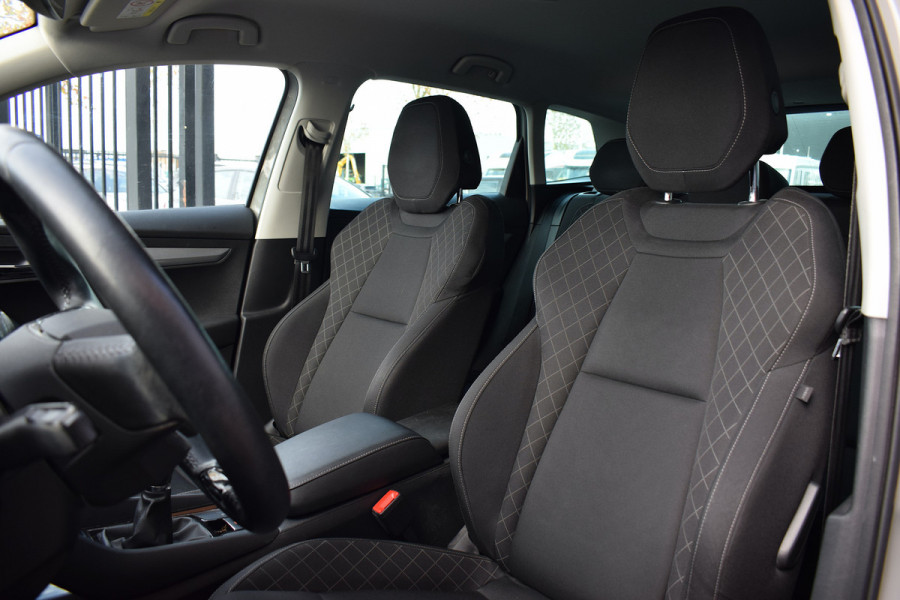 Škoda Karoq 1.0 TSI Business Edition | Apple CarPlay | Virtual | Stuur- en Stoelverwarming