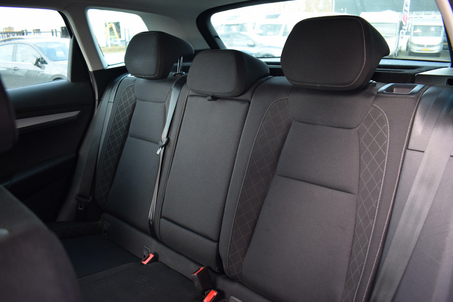 Škoda Karoq 1.0 TSI Business Edition | Apple CarPlay | Virtual | Stuur- en Stoelverwarming