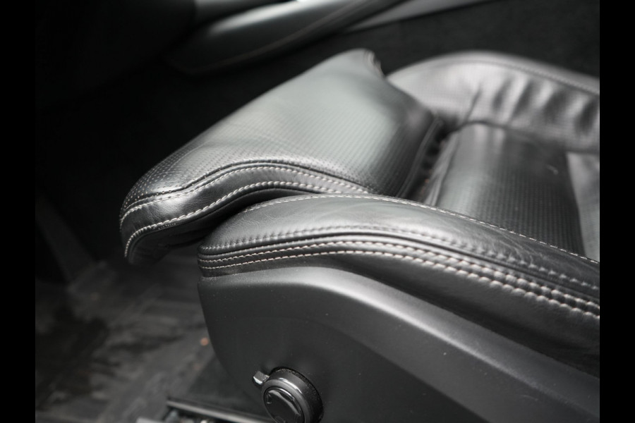 Volvo XC90 T8 Twin Engine AWD Inscription 7 Persoons 394pk Plug In Hybrid Dealer O.H PHEV | Panodak | Adaptive Cruise | Luxe Lederen Comfortzetels Massage & Ventilatie | Head Up | 360 Camera | Harman Kardon | Blis | Apple Carplay | Navigatie |