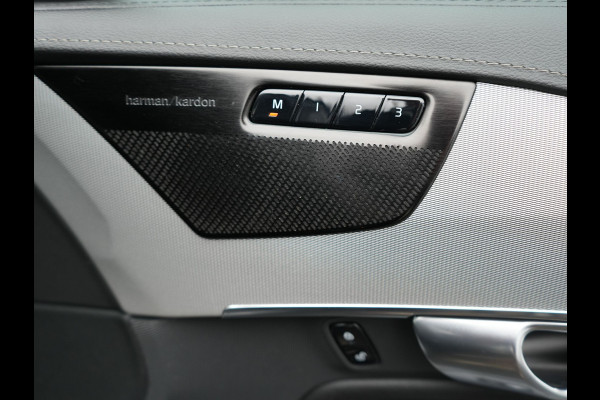 Volvo XC90 T8 Twin Engine AWD Inscription 7 Persoons 394pk Plug In Hybrid Dealer O.H PHEV | Panodak | Adaptive Cruise | Luxe Lederen Comfortzetels Massage & Ventilatie | Head Up | 360 Camera | Harman Kardon | Blis | Apple Carplay | Navigatie |