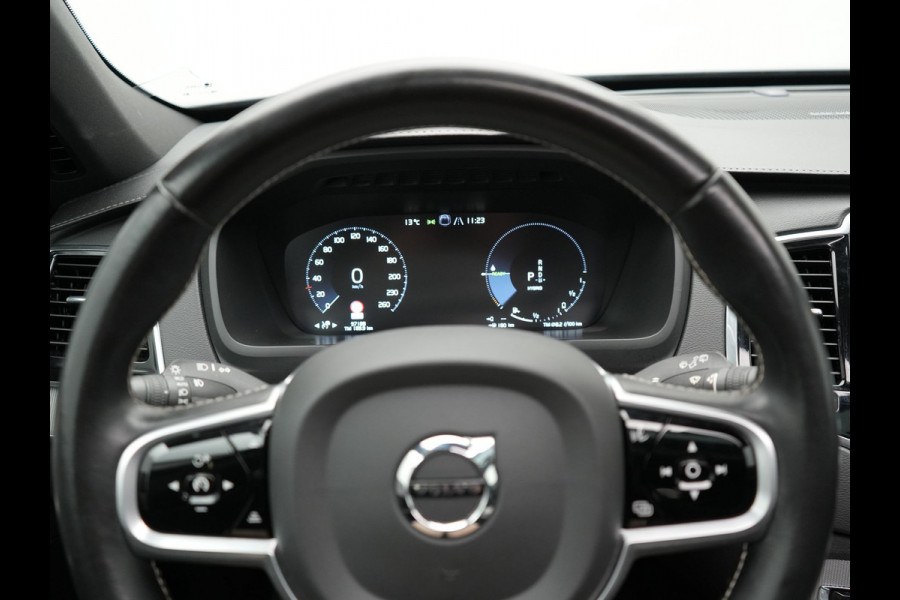 Volvo XC90 T8 Twin Engine AWD Inscription 7 Persoons 394pk Plug In Hybrid Dealer O.H PHEV | Panodak | Adaptive Cruise | Luxe Lederen Comfortzetels Massage & Ventilatie | Head Up | 360 Camera | Harman Kardon | Blis | Apple Carplay | Navigatie |